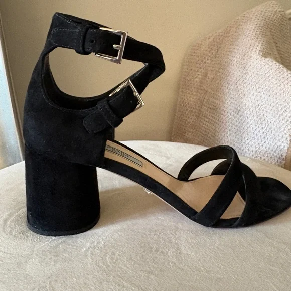 Prada Women's Black Suede Heels - Picture 4 of 8